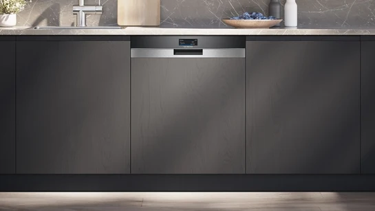 iQ700 Teilintegrierter Geschirrspüler 60 cm Gebürsteter Stahl SN57TS00CE