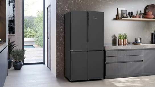 iQ300 Kühl-Gefrier-Kombination, mehrtürig 183 x 90.5 cm Gebürsteter schwarzer Stahl AntiFingerprint, Total noFrost KF96NAXEA