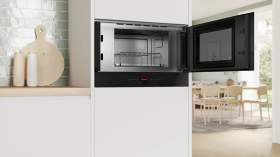 Serie 8 Einbau-Mikrowelle mit Grill Schwarz BER7321B1