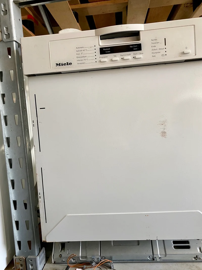 Geschirrspüler Miele Teil integriert￼