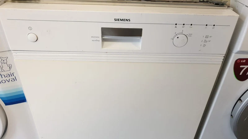 Geschirrspüler Siemens mit Aquastop