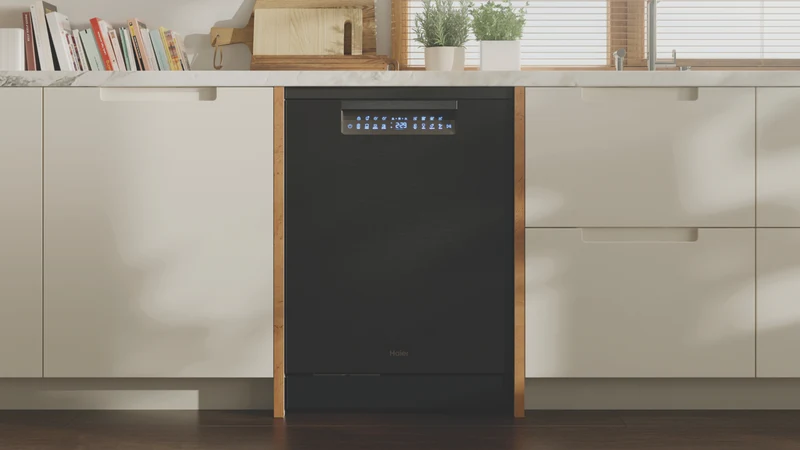 Haier 600 Series Freestanding Dishwasher, Steam, Dual Power Spray Arm, Black