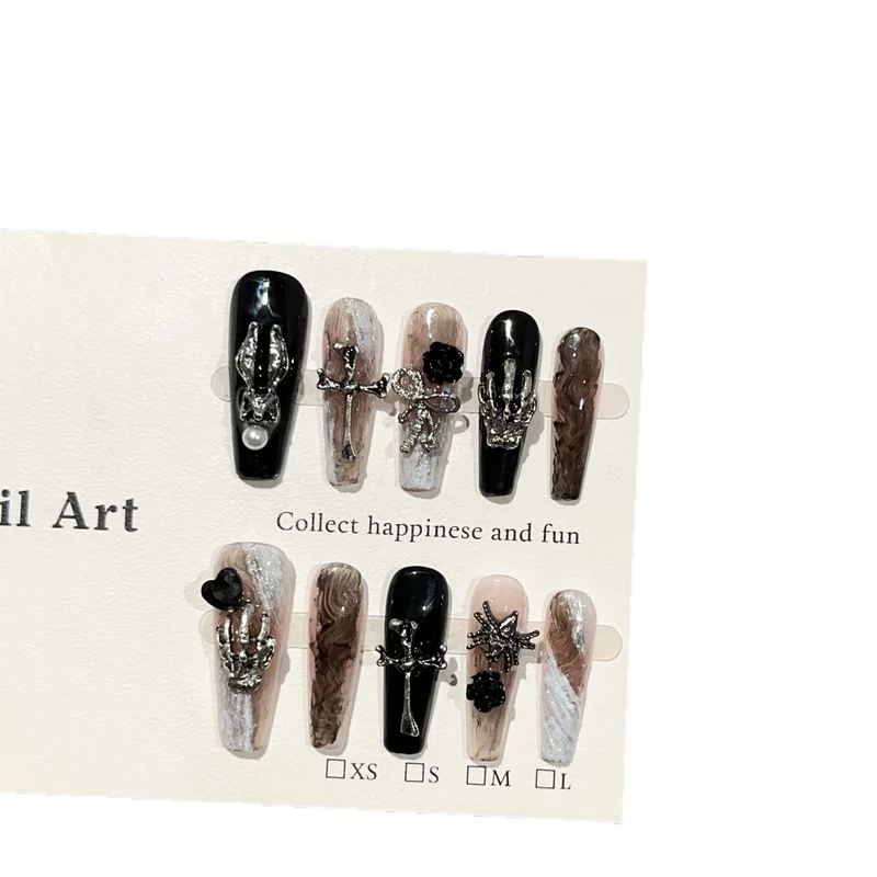 Künstlerische Press-On Nageldesigns