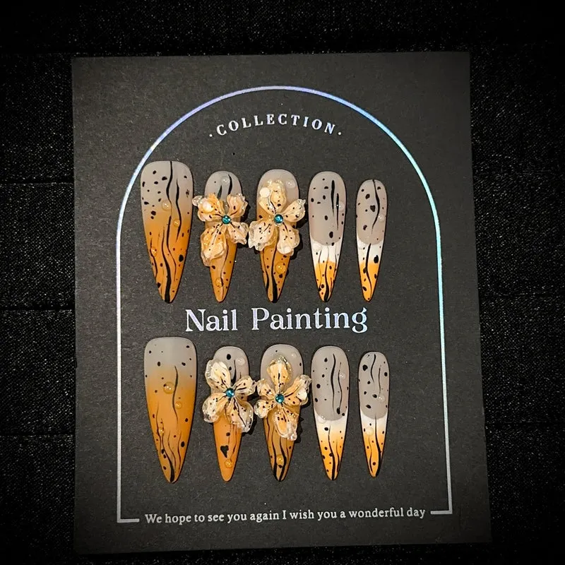 Künstlerische Blumen-Themen Nagelkunst Kollektion