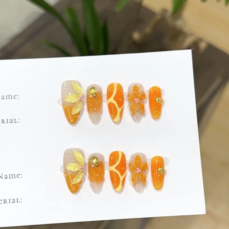 Künstlerisches florales Design Press-On Nagelset