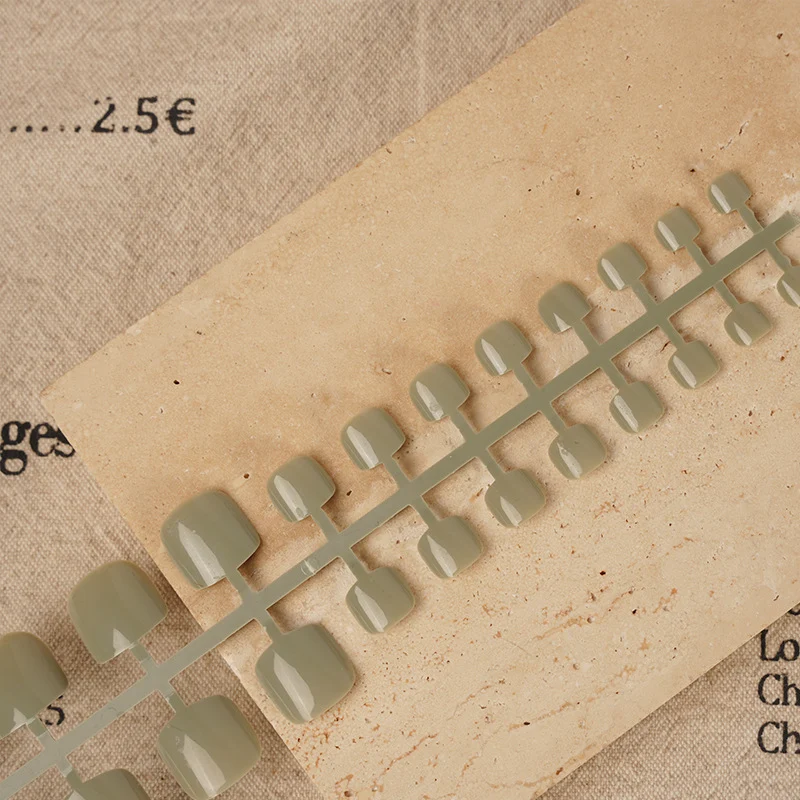 Elegantes quadratisches Press-On-Nagelset