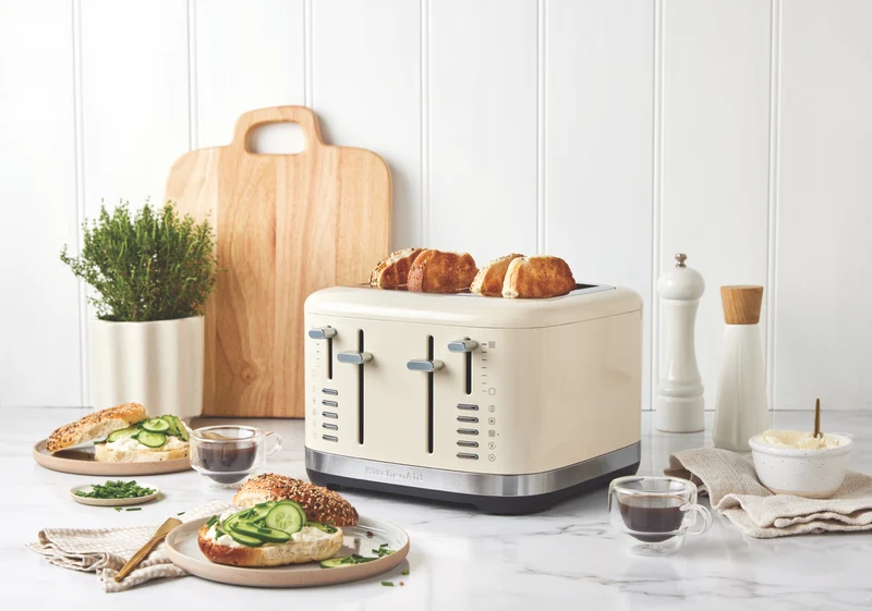 KitchenAid 4 Slice Toaster Almond Cream