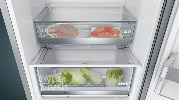 iQ500, Freistehende Kühl-Gefrier-Kombination mit Gefrierbereich unten, 186 x 60 cm, Metall-Optik KG36EALCA