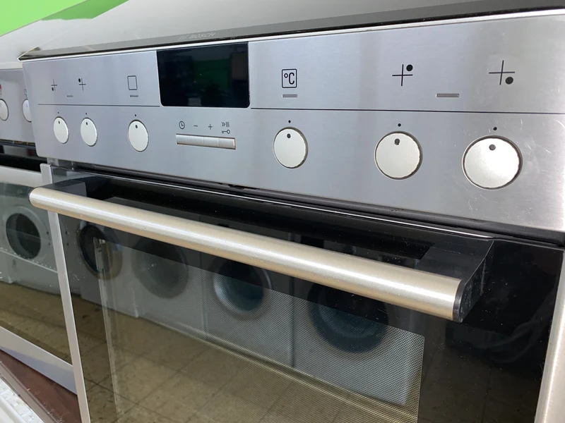 Siemens E-Herd mit Induktionskochfeld + Pyrolyse + Backwagen