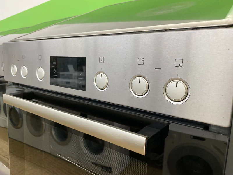 Bosch E-Herd mit Ceranfeld