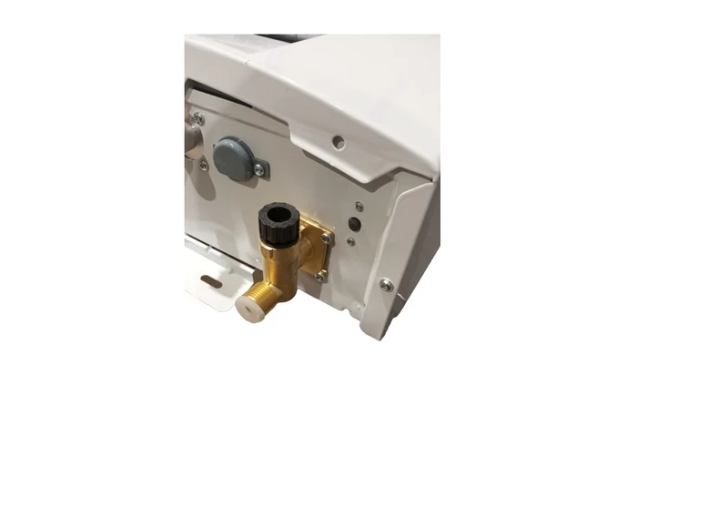 AREA OCCASIONI 3160 Scaldabagno a Gas Vaillant per esterno outsideMAG 17 litri low NOx cod. MAG 178/1-5 RT Metano