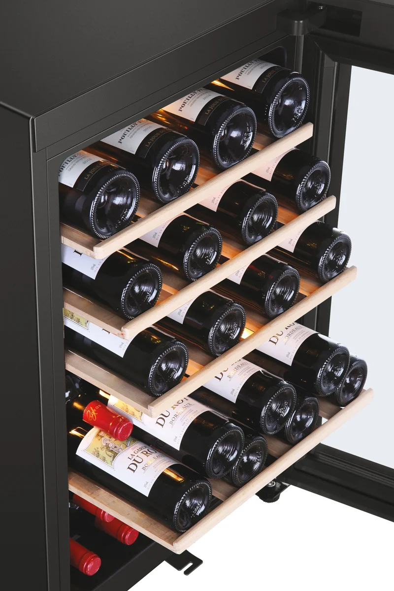 Cave à vin Haier Wine Bank Série 50 HWS49GA avec compresseur, pose libre, noire, 49 bouteilles