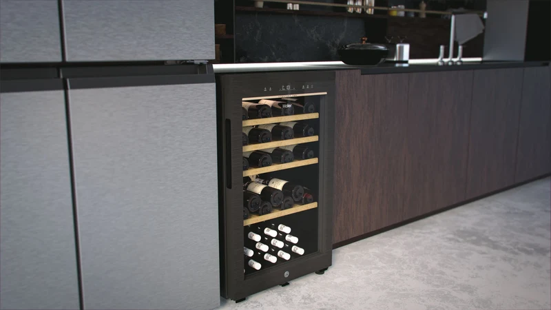 Cave à vin Haier Wine Bank Série 50 HWS49GA avec compresseur, pose libre, noire, 49 bouteilles