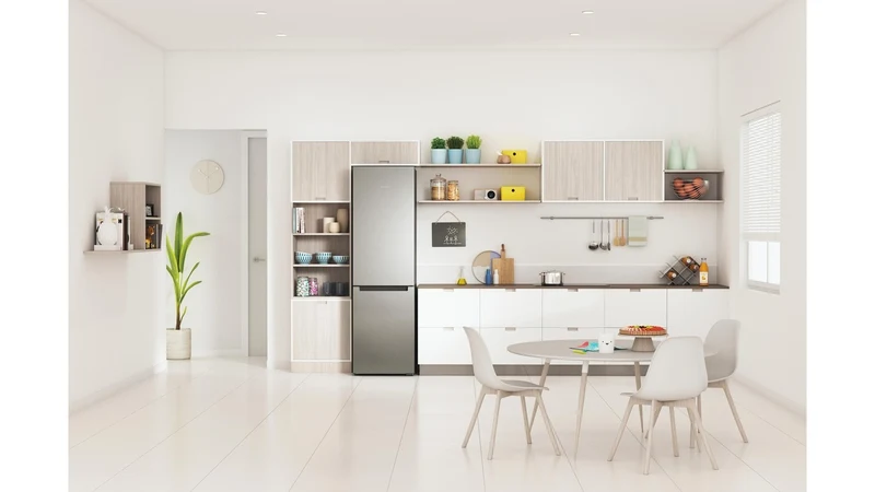 Réfrigérateur combiné Indesit INFC9 TI22X 367 litres Classe E (H 202,7 x L 59,6 x P 67,8 cm) Total No Frost Multiflow en acier inoxydable