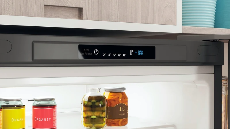 Réfrigérateur combiné Indesit INFC9 TI22X 367 litres Classe E (H 202,7 x L 59,6 x P 67,8 cm) Total No Frost Multiflow en acier inoxydable