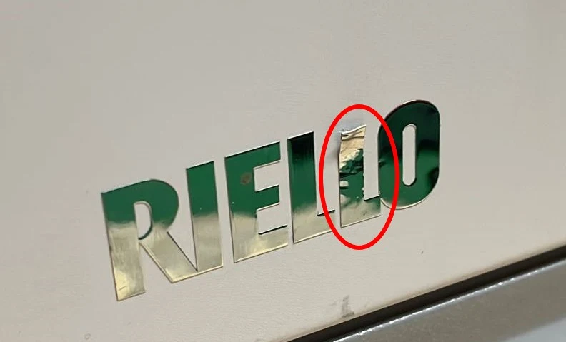 OFFRES SPÉCIALES Ventiloconvecteur Riello Design Inverter 40 b avec moteur sans balais et panneau de commande intégré