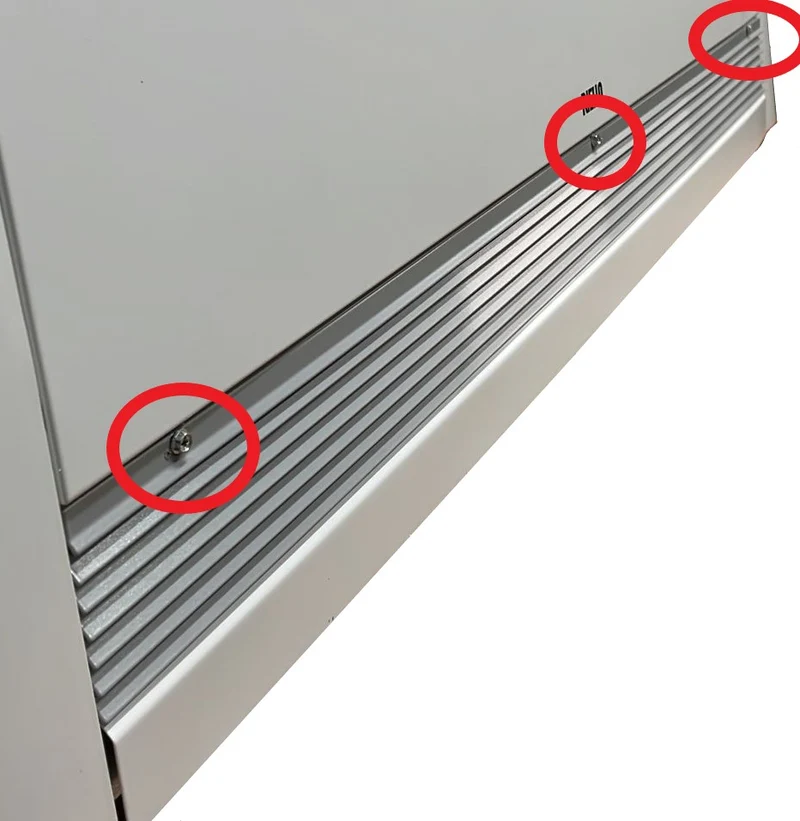 OFFRES SPÉCIALES Ventiloconvecteur Riello Design Inverter 40 B avec moteur sans balais et panneau de commande