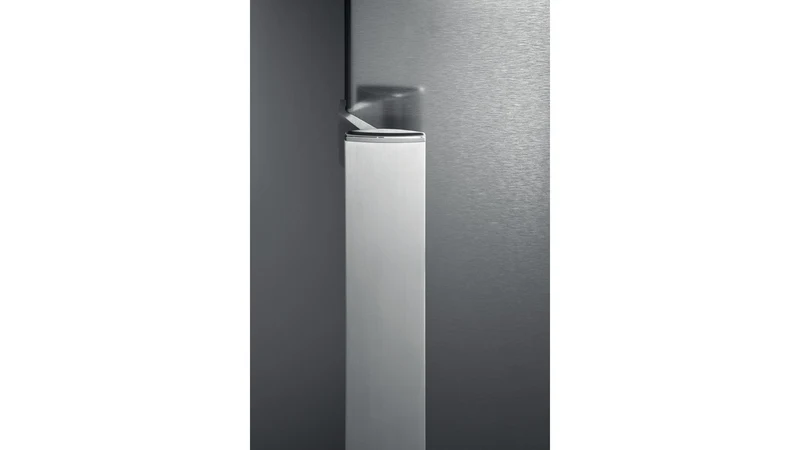 Réfrigérateur Whirlpool WT70I 832 à deux portes, 423 litres (H 180 x L 70 x P 72,5 cm), classe E, acier inoxydable, No Frost, Freshbox 0°C