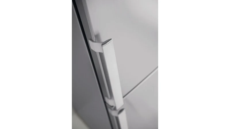 Réfrigérateur Whirlpool WT70I 832 à deux portes, 423 litres (H 180 x L 70 x P 72,5 cm), classe E, acier inoxydable, No Frost, Freshbox 0°C