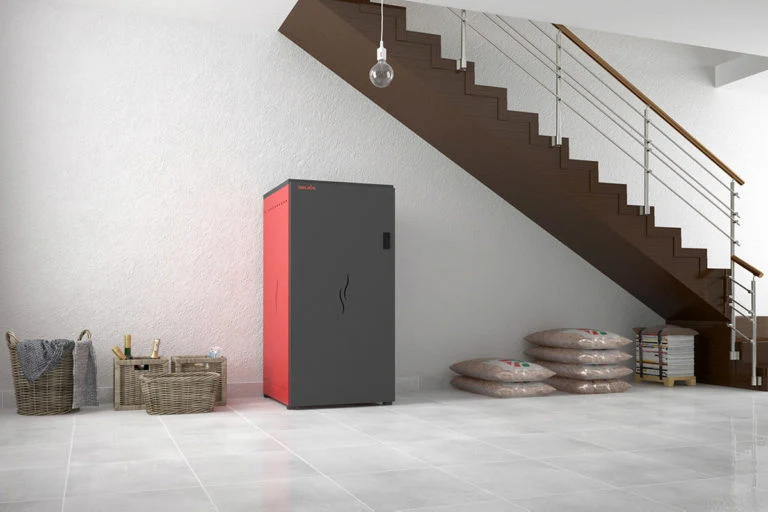 Chaudière à granulés et à herbe de noisetier HELIOS TECNOLOGIE, modèle INTERNYA 25, puissance 25 kW