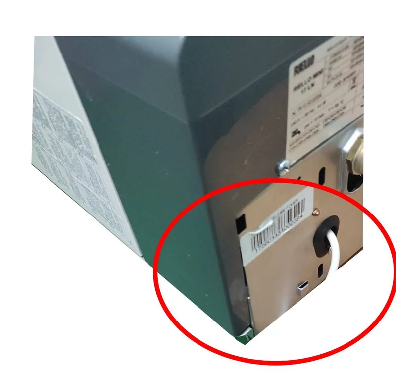OFFRES SPÉCIALES Chauffe-eau à chambre étanche Riello Mini 17 LN à faibles émissions de NOx, avec kit d'évacuation des gaz de combustion coaxial Méthane AO887