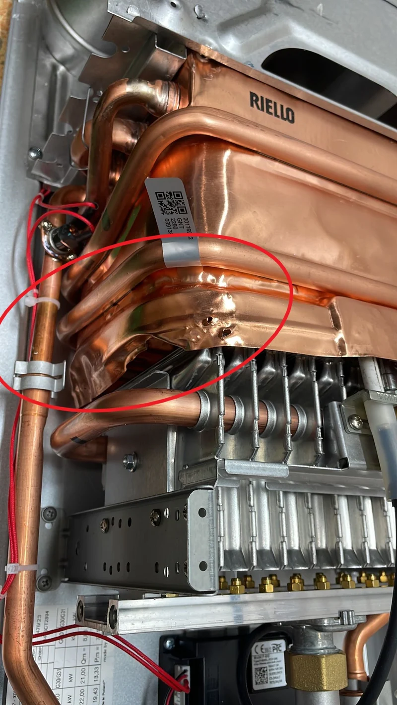 OFFRES SPÉCIALES Chauffe-eau à chambre ouverte Riello Acquafun2 11 LN Méthane Faibles émissions de NOx 20149827