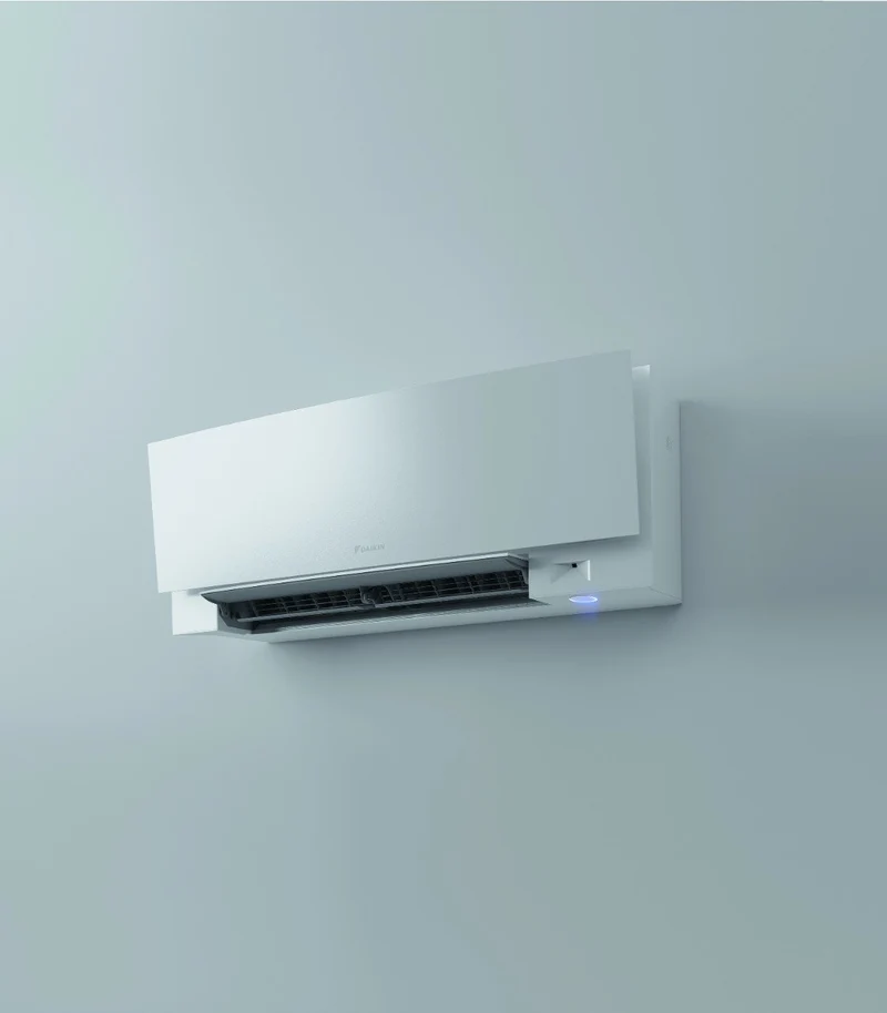 Climatiseur quadri-split inverter Daikin Bluevolution Quadri EMURA WHITE III série 7+12+15+15 avec 4MXM80N R-32, Wi-Fi intégré, 7000+12000+15000+15000 BTU, couleur blanche - Garantie italienne