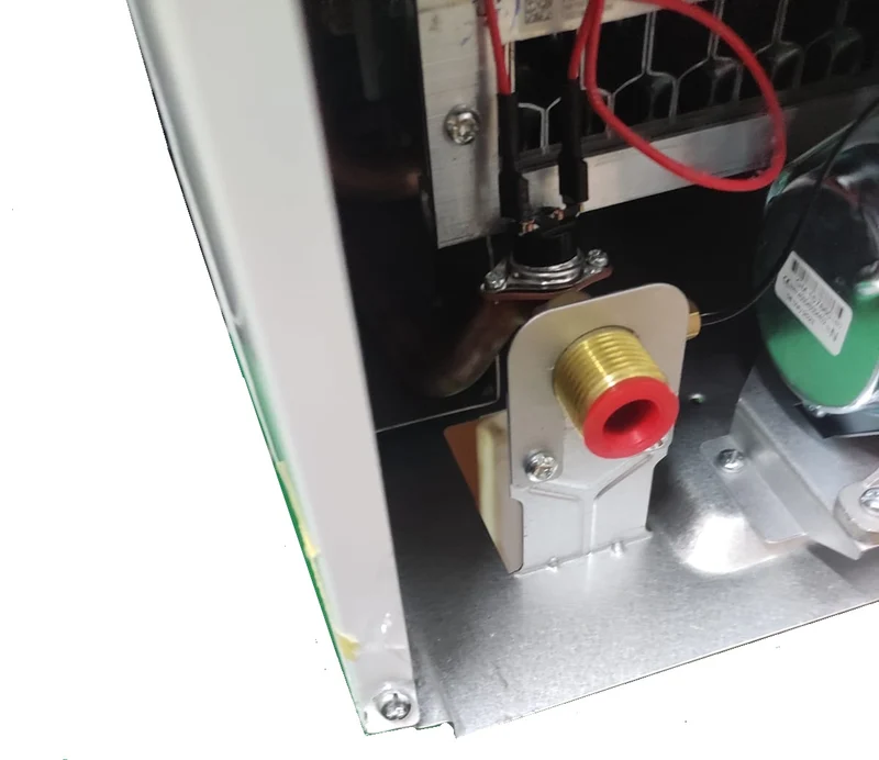 OFFRES SPÉCIALES Chauffe-eau à chambre ouverte Ariston FAST EVO X ONT 14 NG EU à faibles émissions de NOx et de méthane Code 3632389 - NOUVEAU ErP