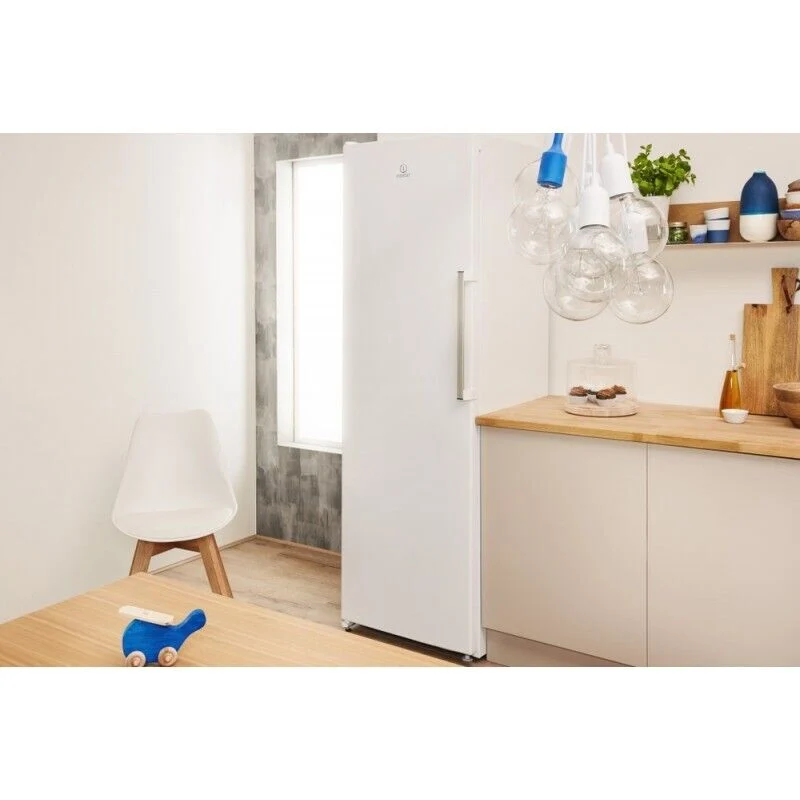 Congélateur vertical Indesit UI6 F1T W1 228 litres No Frost, classe F (H 167 x L 59,5 x P 64,5 cm), blanc