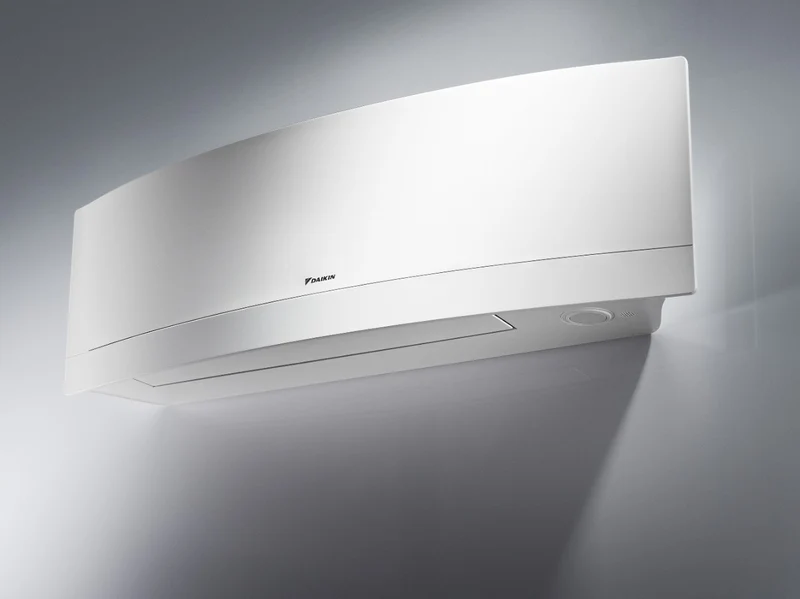 Climatiseur penta-split Daikin Bluevolution inverter série EMURA WHITE 7+7+9+9+12 avec 5MXM90N R-32 Wi-Fi intégré 7000+7000+9000+9000+12000 colore blanc - Garantie Italiana