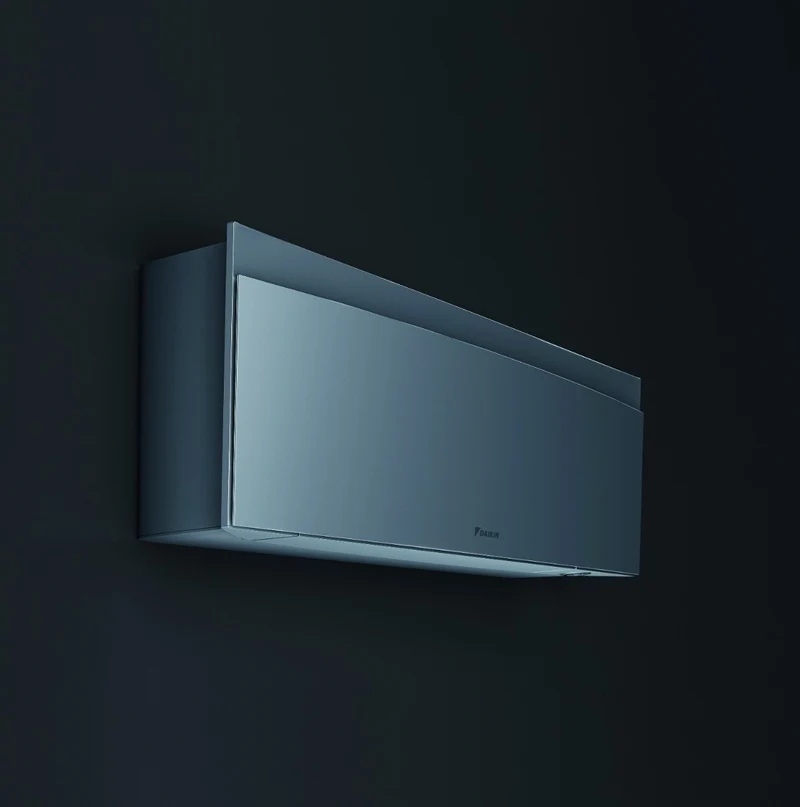 Climatiseur quadri-split inverter Daikin Bluevolution Quadri EMURA SILVER III série 7+12+12+15 avec 4MXM80N R-32, Wi-Fi intégré, 7000+12000+12000+15000 BTU, couleur argent - Garantie italienne