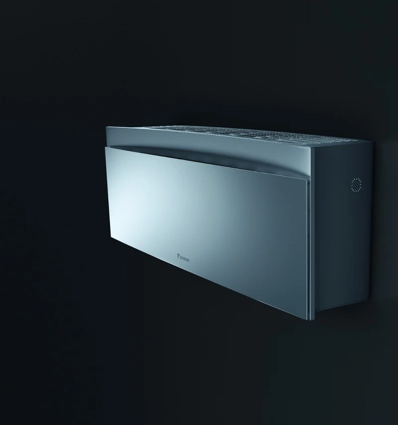 Climatiseur quadri-split inverter Daikin Bluevolution Quadri EMURA SILVER III série 7+12+12+12 avec 4MXM80N R-32, Wi-Fi intégré, couleur argent, garantie italienne