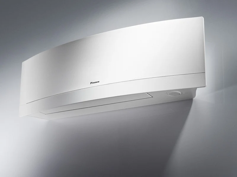 Climatiseur penta-split Daikin Bluevolution inverter série EMURA WHITE 9+9+9+9+12 avec 5MXM90N R-32 Wi-Fi intégré 9000+9000+9000+9000+12000 colore blanc - Garantie Italiana