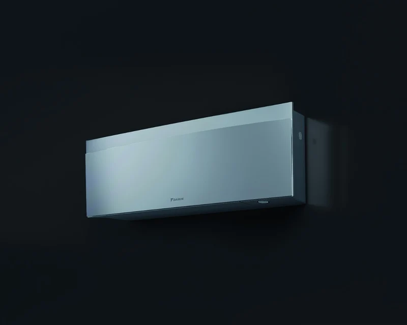 Climatiseur quadri-split inverter Daikin Bluevolution Quadri EMURA SILVER III série 7+7+7+7 avec 4MXM68N R-32, Wi-Fi intégré, 7000+7000+7000+7000, couleur argent - Garantie italienne