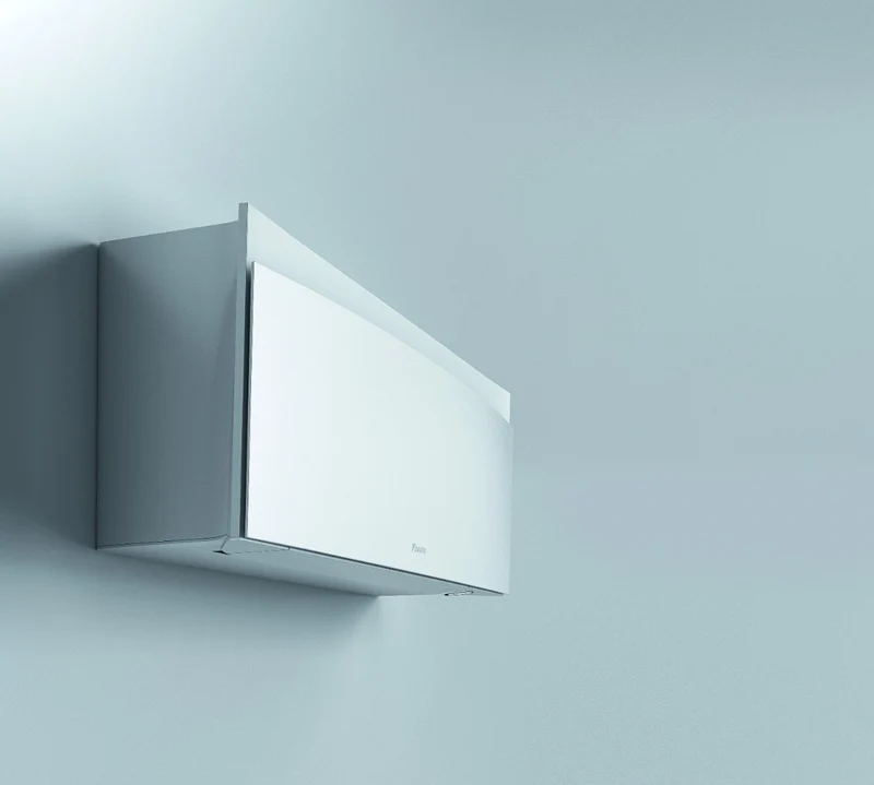 Climatiseur quadri-split inverter Daikin Bluevolution Quadri EMURA WHITE III série 9+9+15+18 avec 4MXM80N R-32, Wi-Fi intégré, puissance 9000+9000+15000+18000 BTU, couleur blanche - Garantie italienne