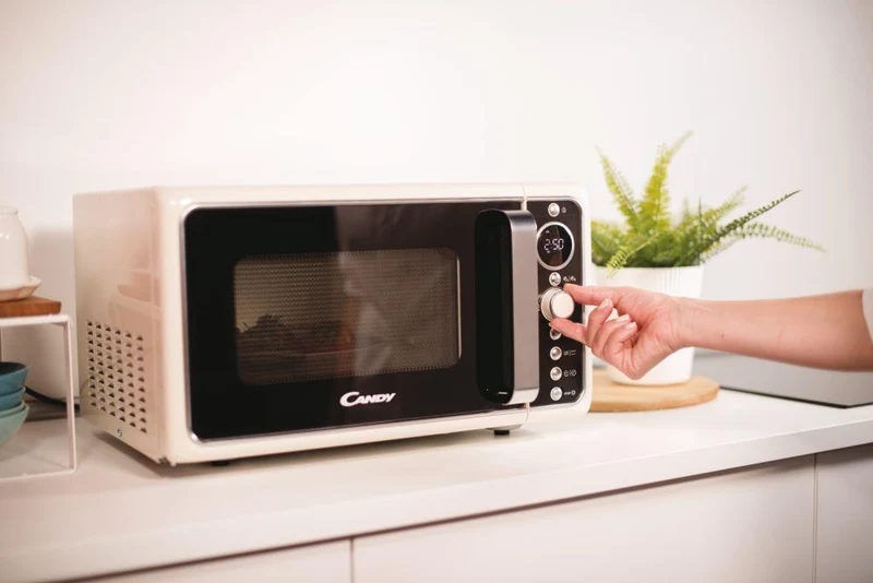 Four à micro-ondes Candy DIVO G25CC (H 28,1 x L 48,3 x P 42,5) avec grill et 25 litres de crème