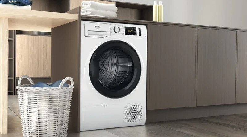 Sèche-linge à pompe à chaleur Hotpoint Ariston 8 kg NTM1182KIT (L x P x H 59,5 x 65,5 x 85 cm) Moteur asynchrone PSC Filtre EASY CLEANING NT M11 82K IT Classe A++