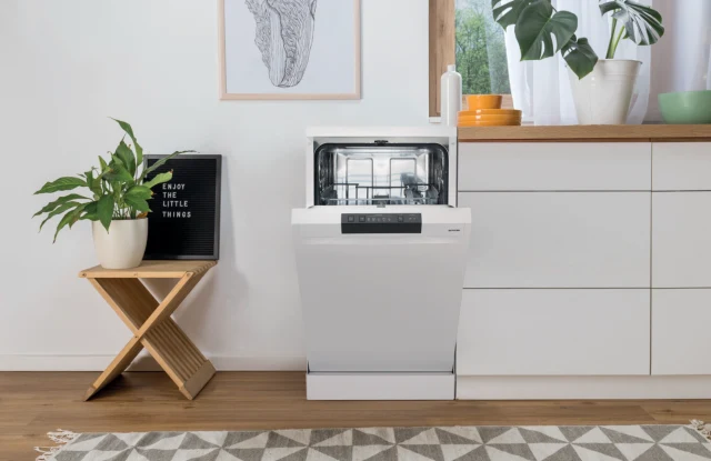 GORENJE Geschirrspüler GS520E15W | 45 cm weiß | 9 Maßgedecke | 3-in-1-Automatik | EEK E