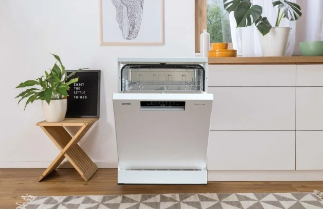 GORENJE Geschirrspüler GS642D90W | 60 cm weiß | TotalDry Auto-Öffnung | 14 Maßg. | EEK D