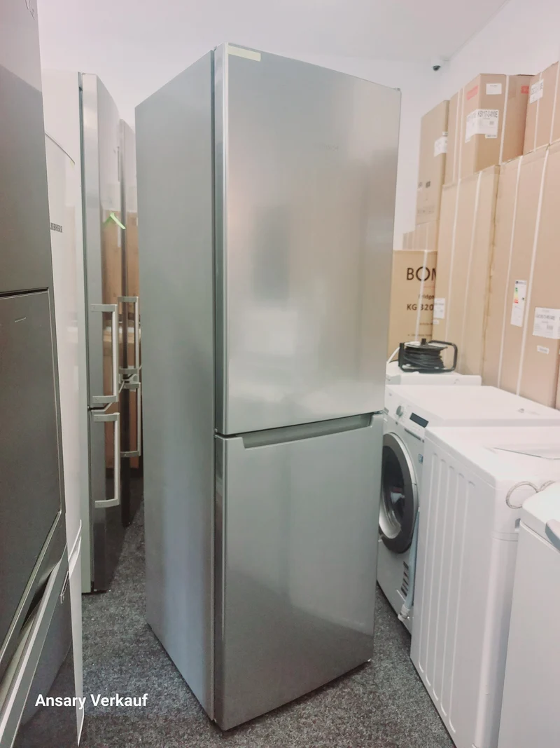 **GEBRAUCHT** BOSCH Kühl und Gefrierkombination KGN34NLEB