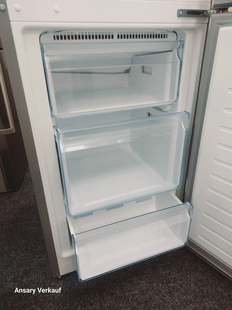 **GEBRAUCHT** BOSCH Kühl und Gefrierkombination KGN34NLEB