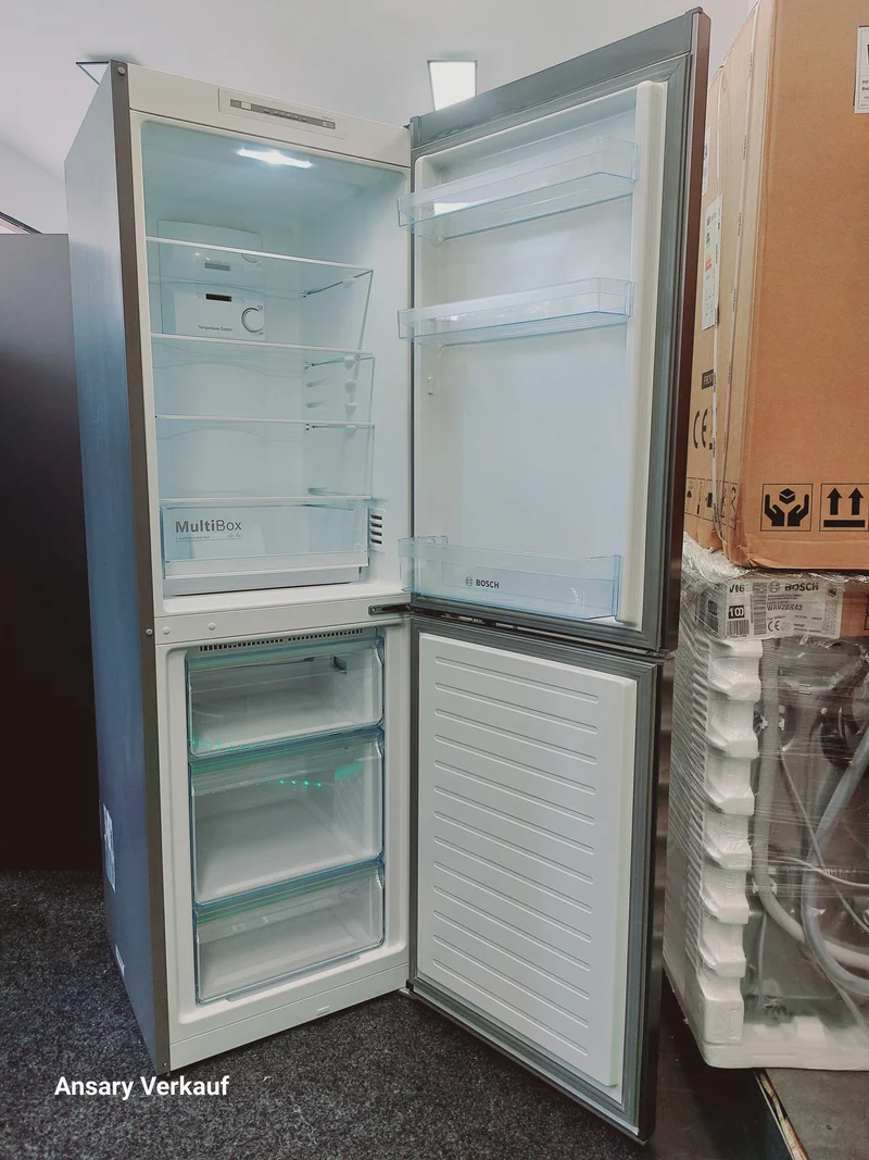 **GEBRAUCHT** BOSCH Kühlgefrierkombination KGN34NLEB