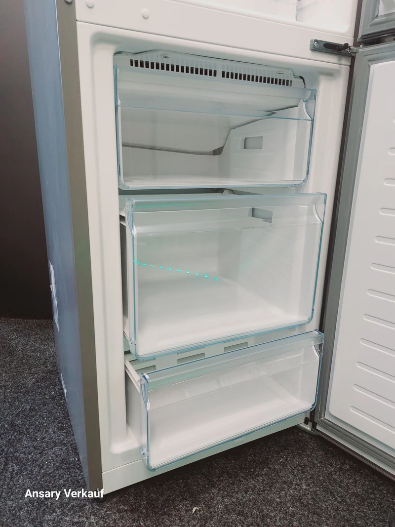 **GEBRAUCHT** BOSCH Kühlgefrierkombination KGN34NLEB