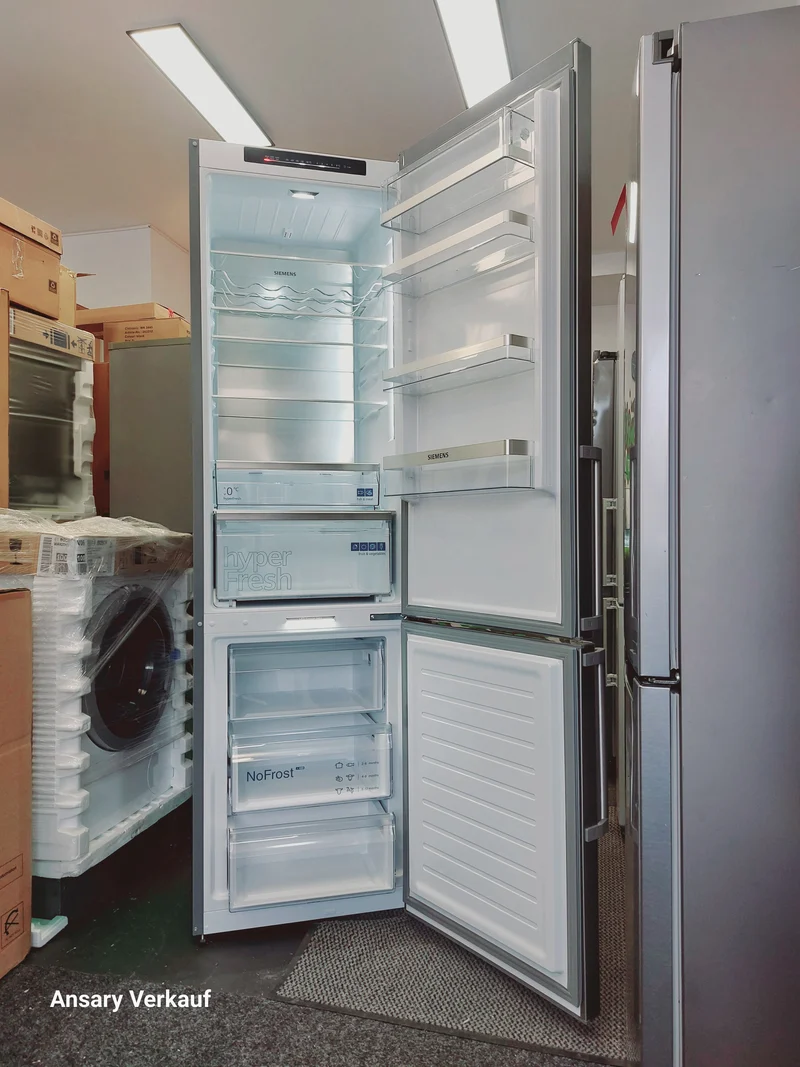 **GEBRAUCHT** SIEMENS Kühlgefrierkombination KG39NAIAT