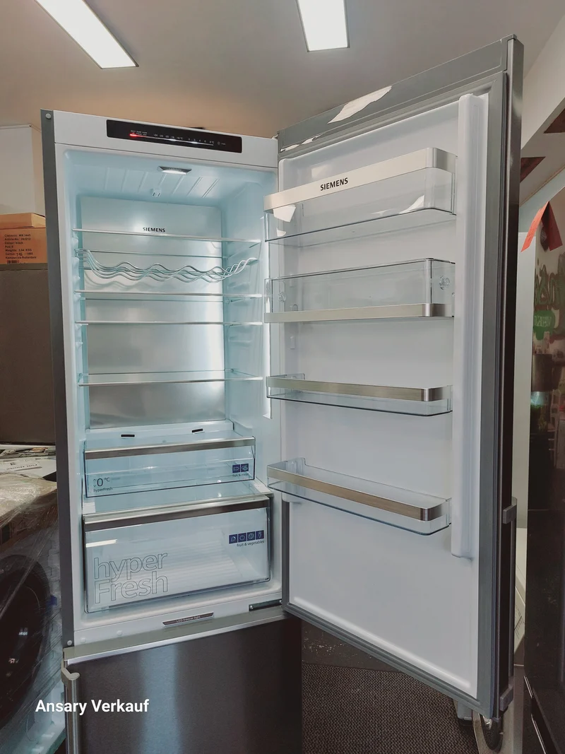 **GEBRAUCHT** SIEMENS Kühlgefrierkombination KG39NAIAT