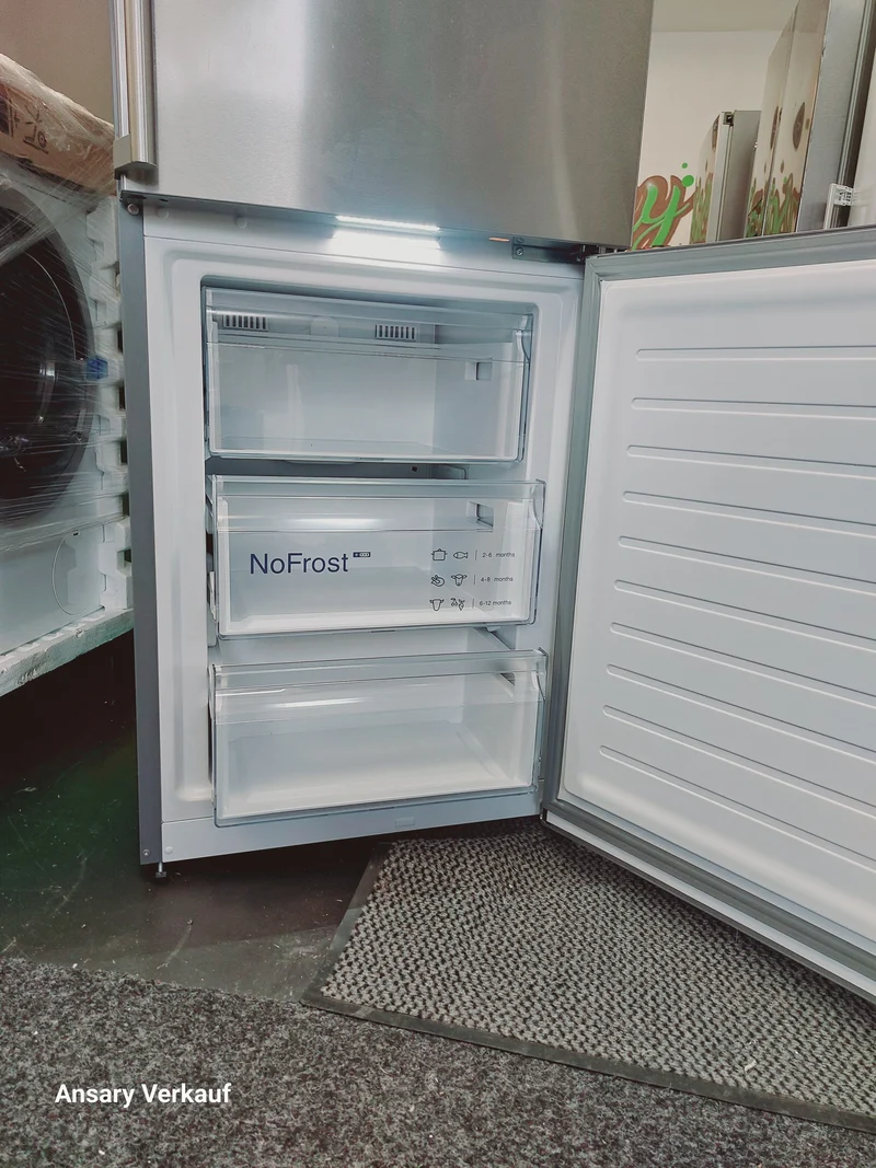 **GEBRAUCHT** SIEMENS Kühlgefrierkombination KG39NAIAT