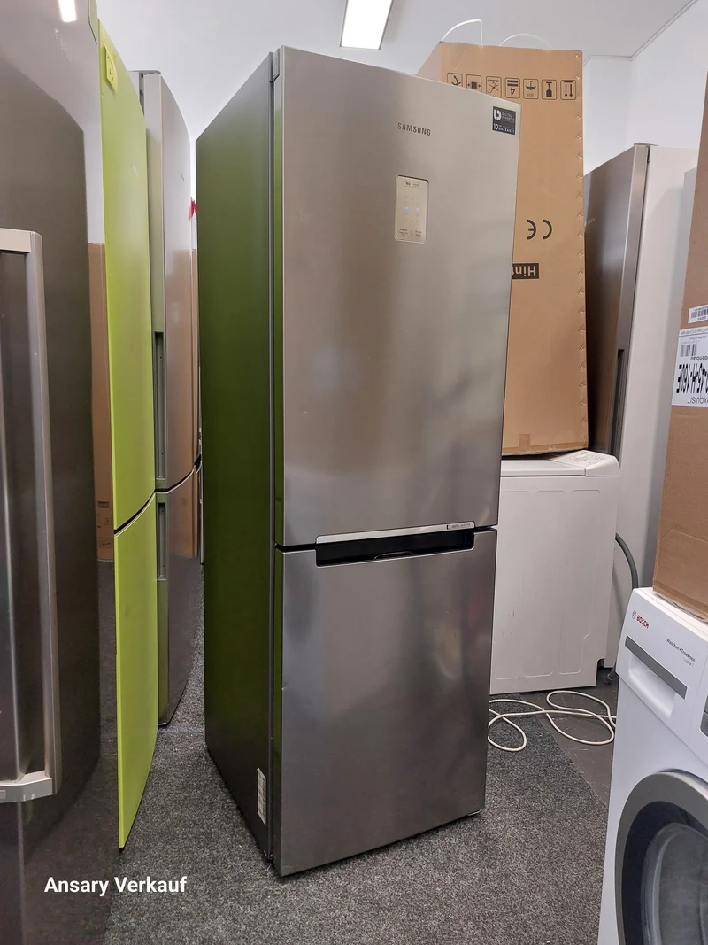 **GEBRAUCHT** SAMSUNG Kühlgefrierkombination RL30J3415SS
