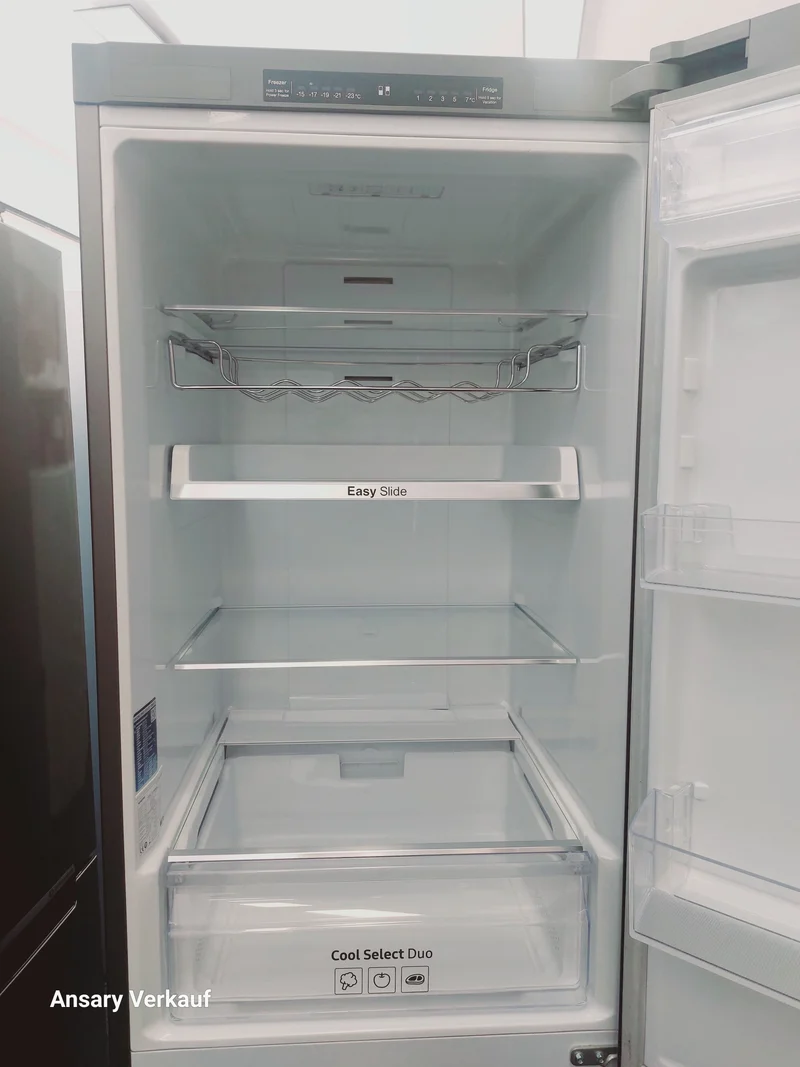 **GEBRAUCHT** SAMSUNG Kühl und Gefrierkombination RL33N300NSS