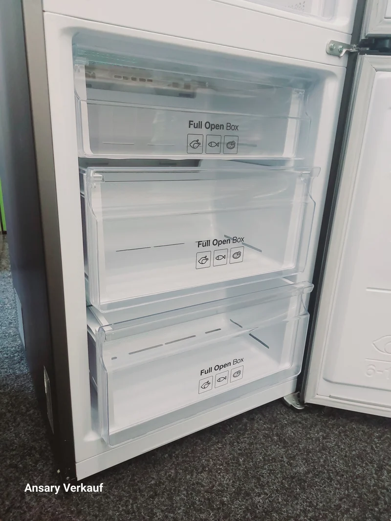 **GEBRAUCHT** SAMSUNG Kühl und Gefrierkombination RL33N300NSS