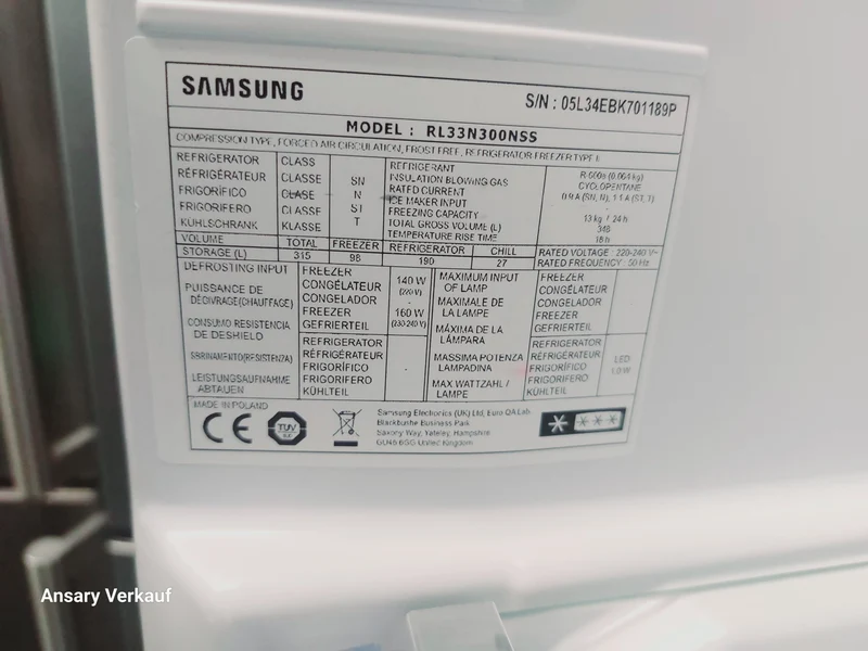 **GEBRAUCHT** SAMSUNG Kühl und Gefrierkombination RL33N300NSS